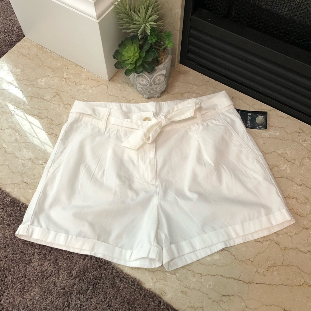 NEW!!! Forever21 Paperbag Tie-Waist Shorts